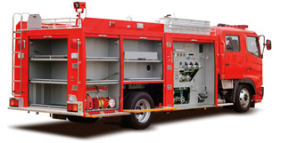 Fire engine with chemical extinguisher